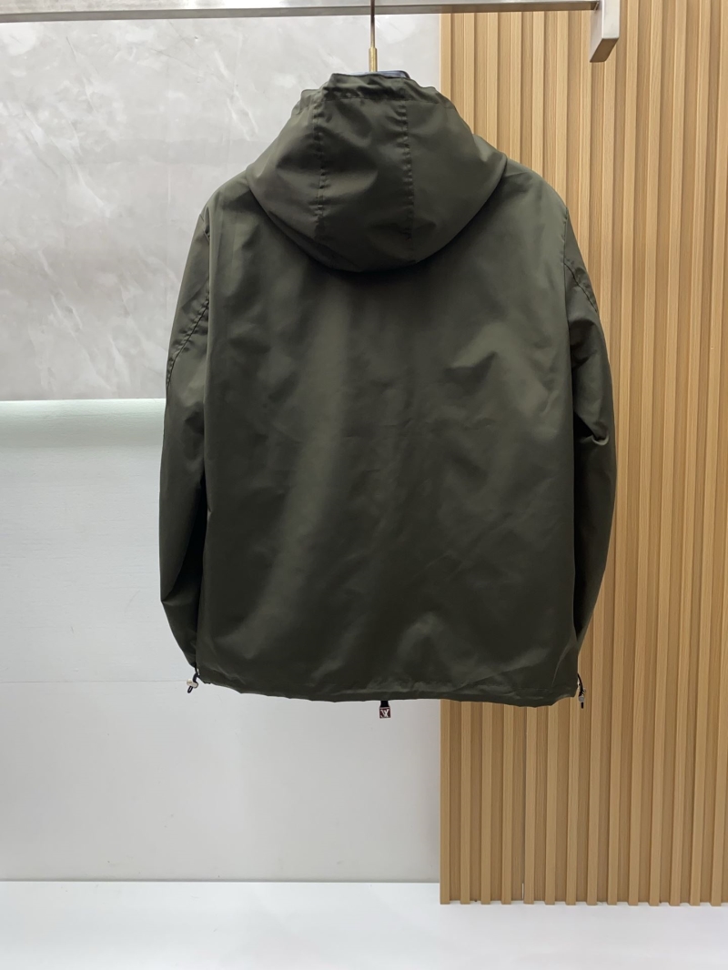 l0vis Vvtt0n outwear